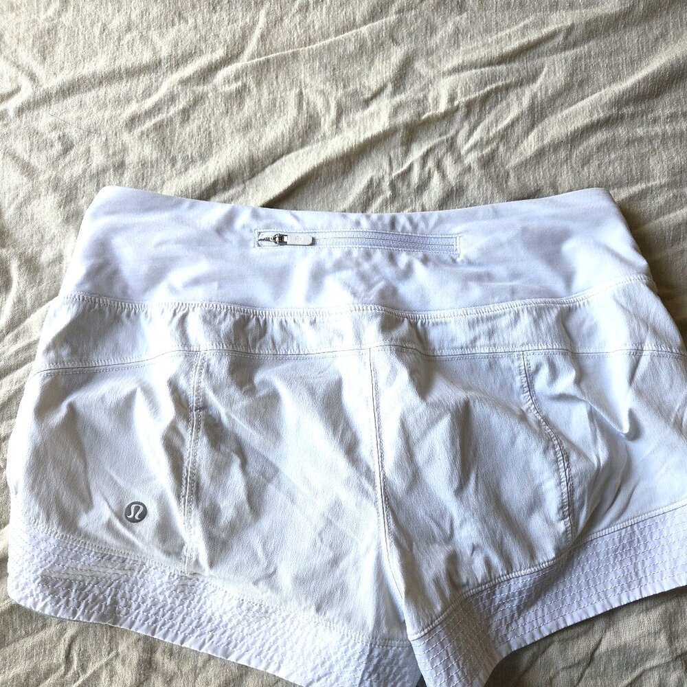 Lululemon White Speed Up Shots. Size 6